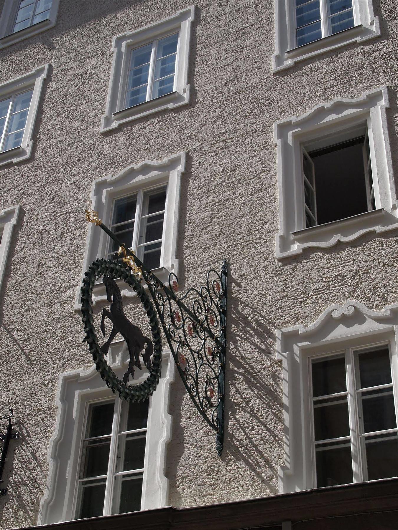 Hotel Schwarzes Roessl Salzbourg Extérieur photo